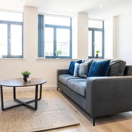 Apartment Stylish 2 Bed Close To Bradford (West Yorkshire)