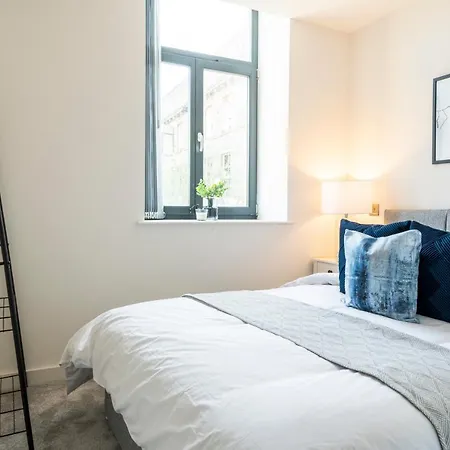 Apartment Stylish 2 Bed Close To Bradford (West Yorkshire)