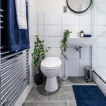 Apartment Stylish 2 Bed Close To Bradford (West Yorkshire)